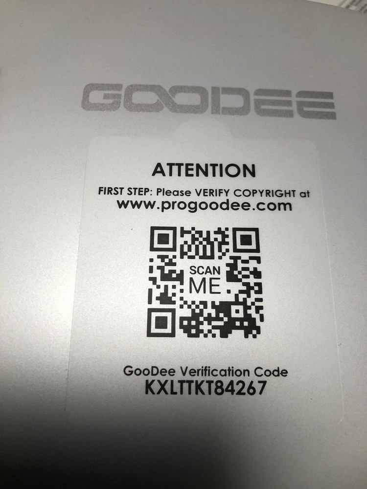 Goodee HD projector With Remote And Connection Cords