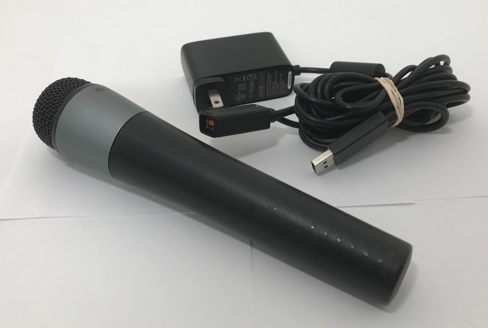 Microsoft Xbox 360 Kinect Sensor Bar Model 1414 , Wireless Microphone & 3 Games