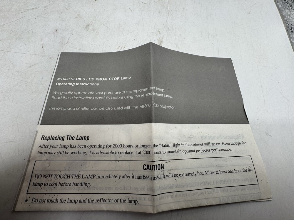 NEC MultiSync MT800 TFT LCD Projector Powers On W/Remote , Cables And Carry Bag