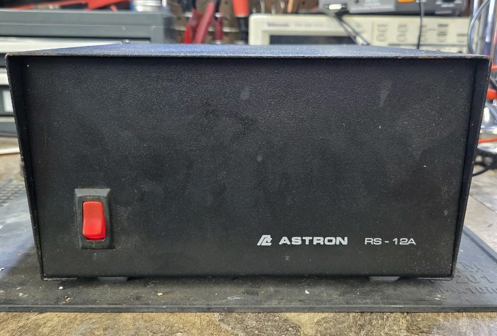 Astron RS-12A 12 Volt Power Supply (Working)