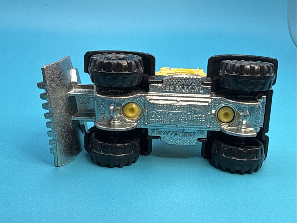 2005 Matchbox Yellow Snow Tractor "Plowverizer"
