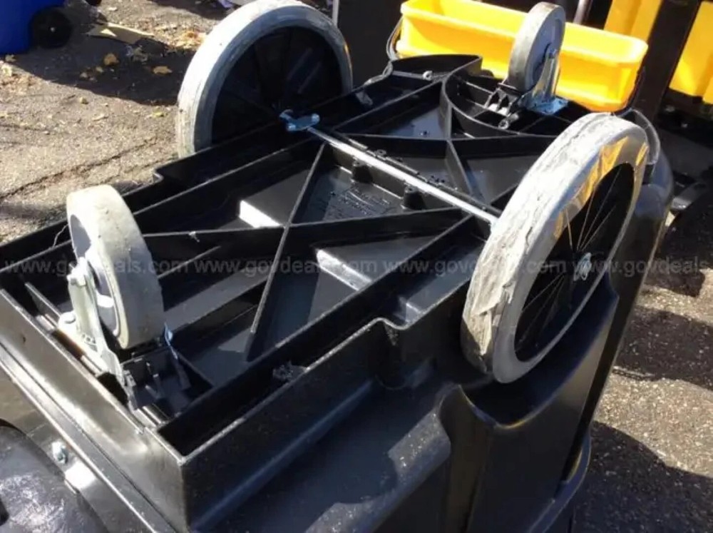 Rubbermain "Mega Brute" Mobile Waste Collectors - Carson City,NV