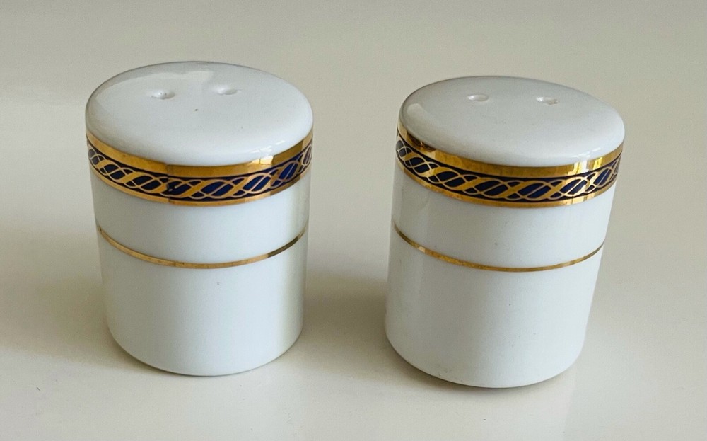 Delta Airlines International First Class Salt & Pepper - Blue/Gold Braid Pattern