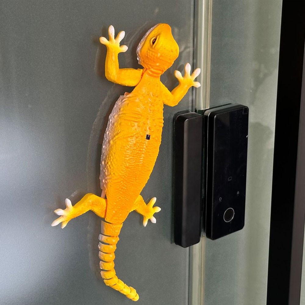 Wall Climb Gecko Toy Remote Control Interactive Game Wall Crawler Robot Kid Gift