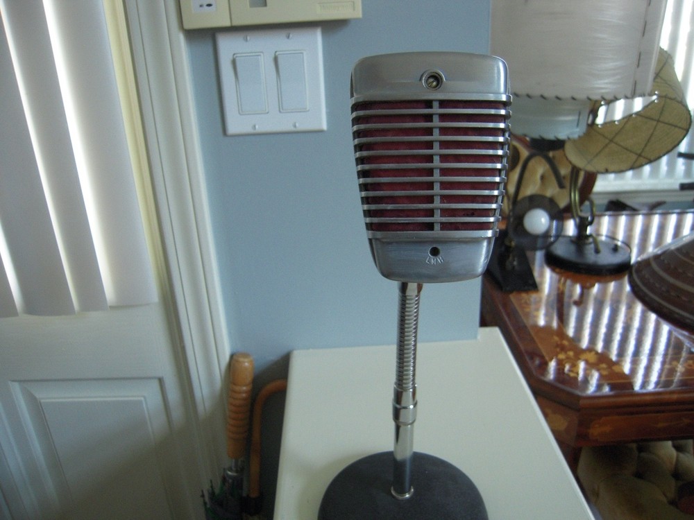 Vintage Shure Brothers Model 51 Dynamic Microphone working