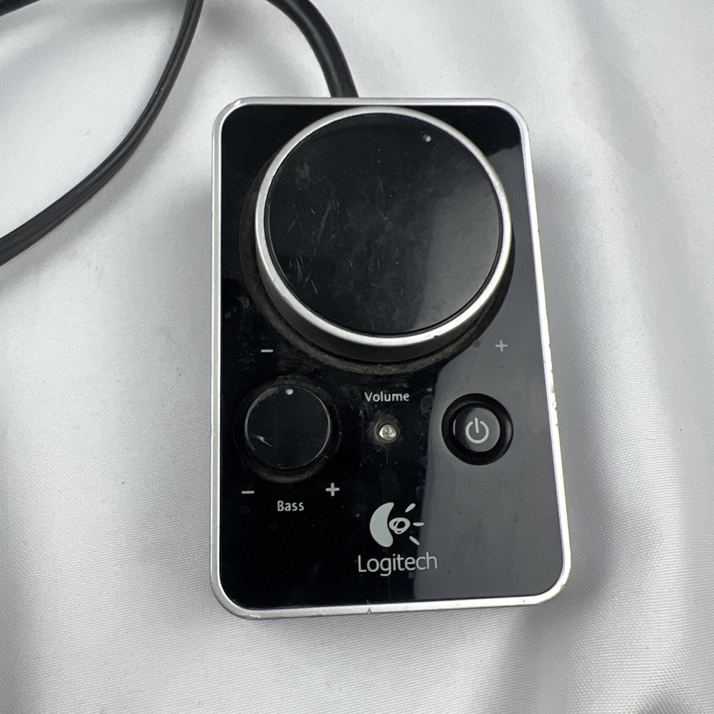 LOGITECH Z4 COMPLETE COMPUTER SPEAKERS SET WITH SUBWOOFER AND BASS CONTROLLER