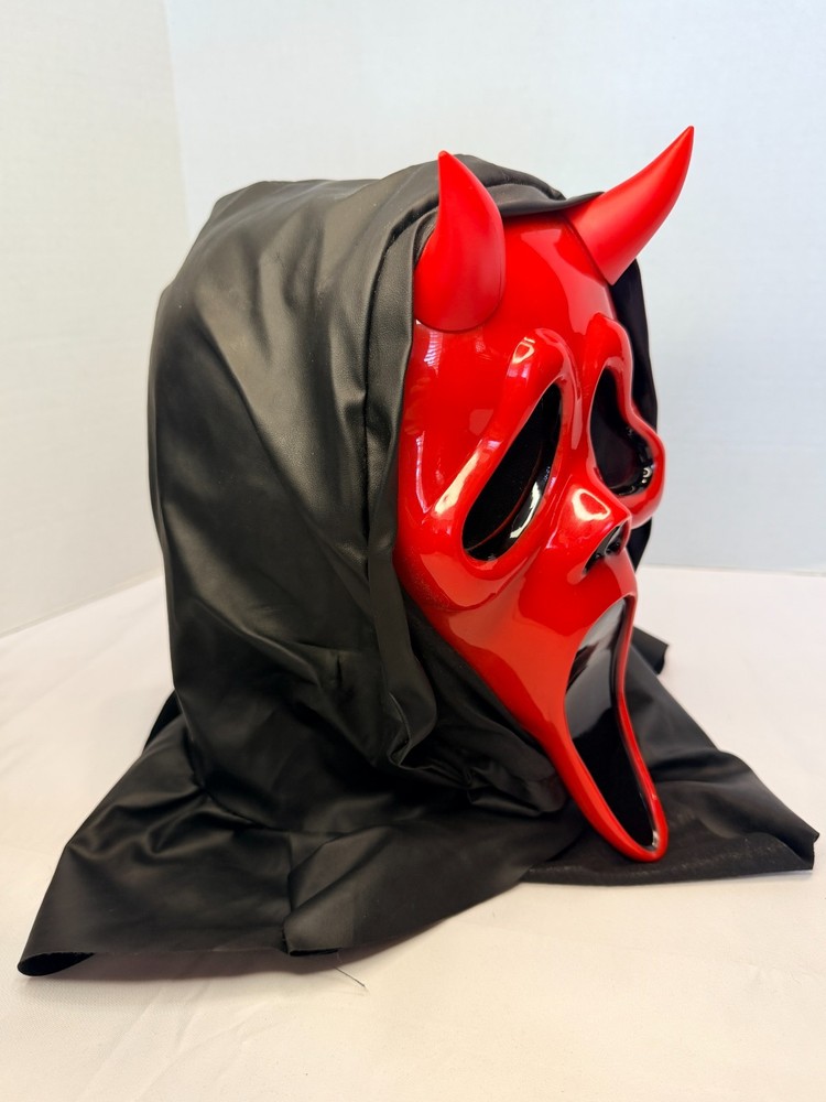 Licensed SCREAM GHOSTFACE Devil Face Dead By Daylight MASK FUN WORLD
