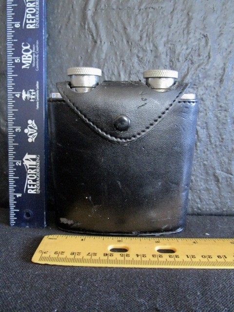 VINTAGE DOUBLE FLASKS IN LEATHER JACKET - REMOVABLE