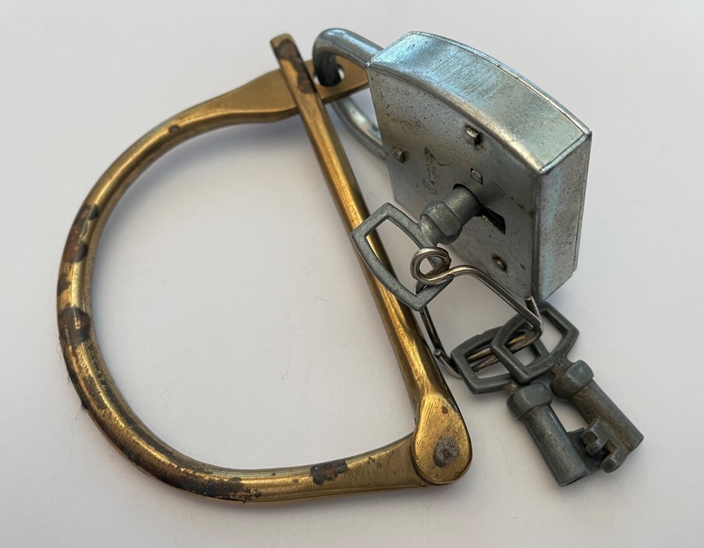 Handle/Closure + Padlock for Military Bag (L234)