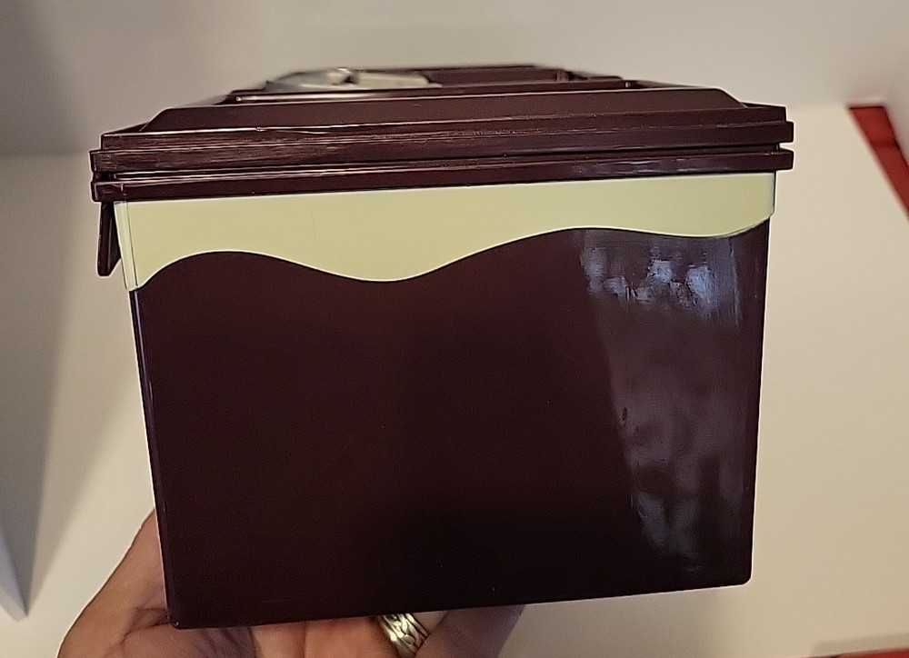 HERSHEYS Smores Storage Box Plastic Brown Tan Container Handles VG