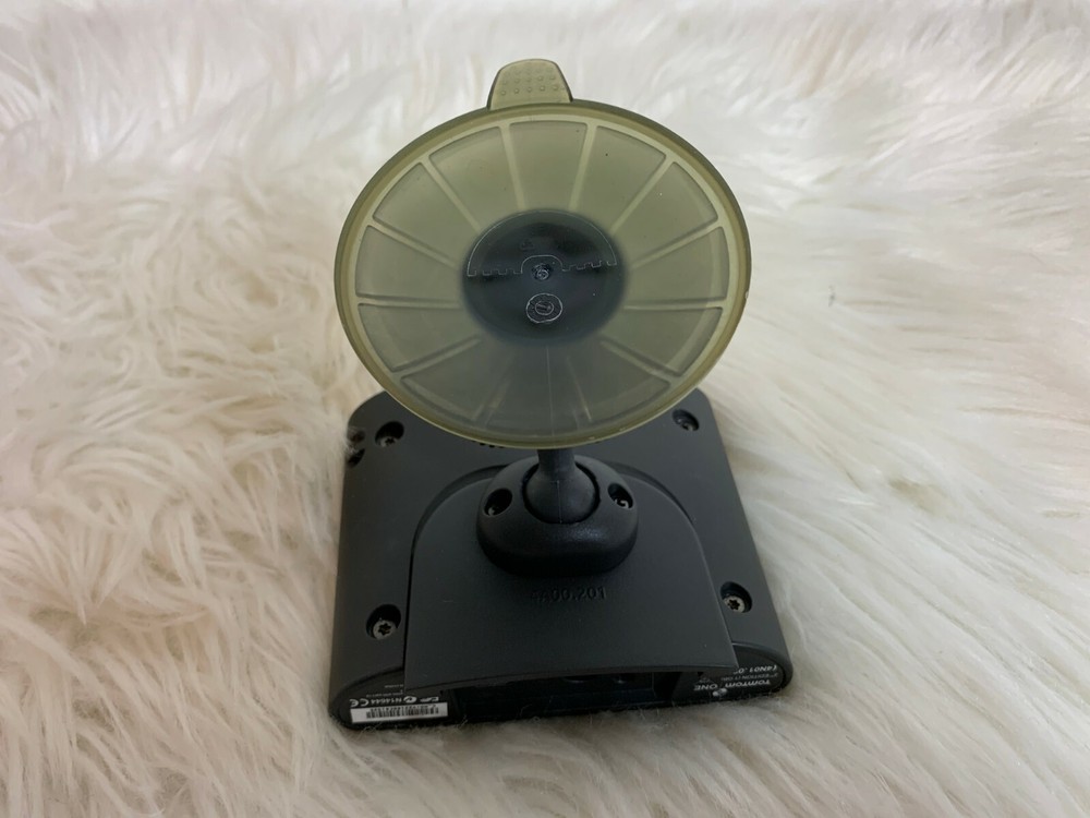 TomTom One 3rd Edition GPS Lighter Adapter Mount Vehicle Navigation Unit Bundle