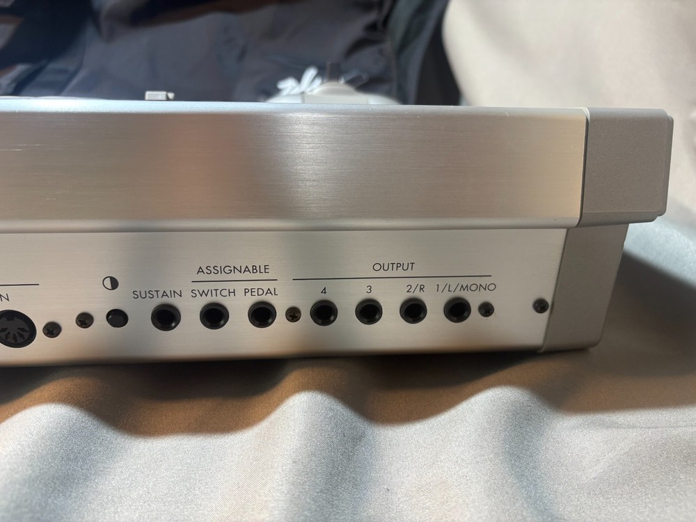 KORG TRINITY Plus 61-Key Keyboard Synthesizer with soft case