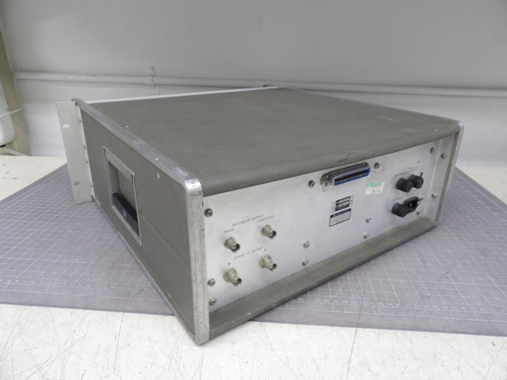 HP 8405A OPTION H16 VECTOR VOLTMETER M4000