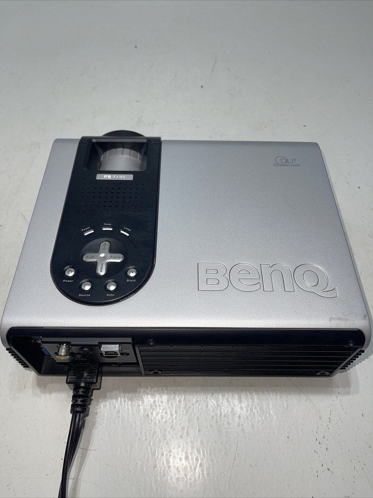 Benq PB7100 DLP Projector Read Description