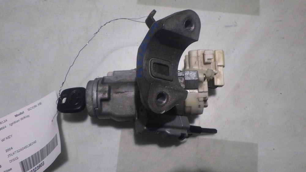 04 SCION XB Ignition W/Key