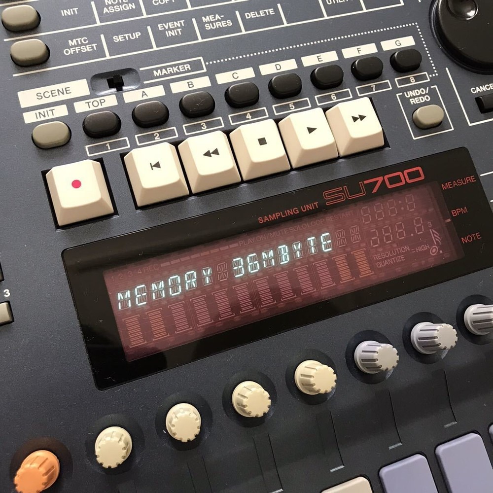 Yamaha SU700 Sampling Sampler Sequencer