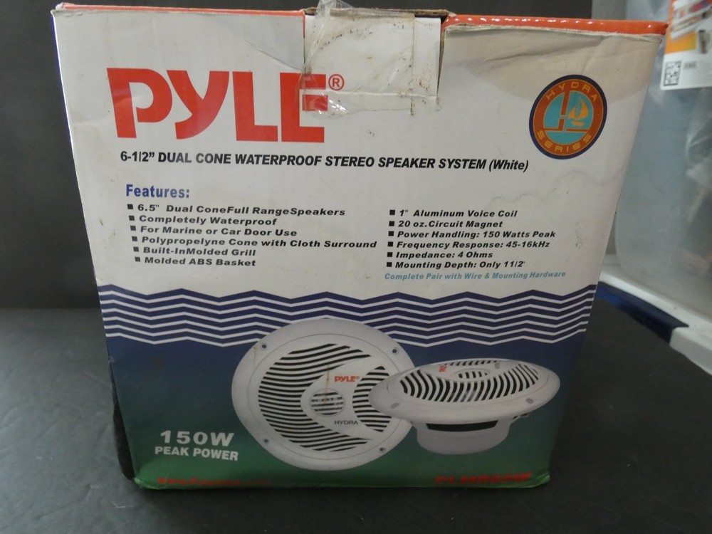 PAIR PYLE 150W SPEAKERS PLMR60W