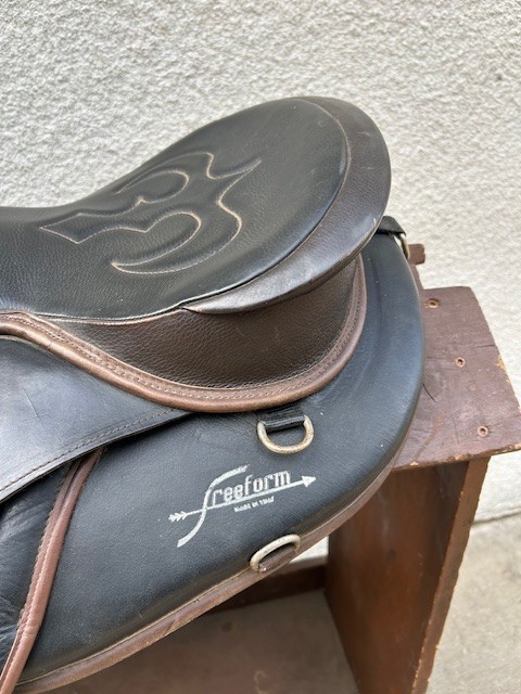 Freeform Italia Endurance Treeless Saddle