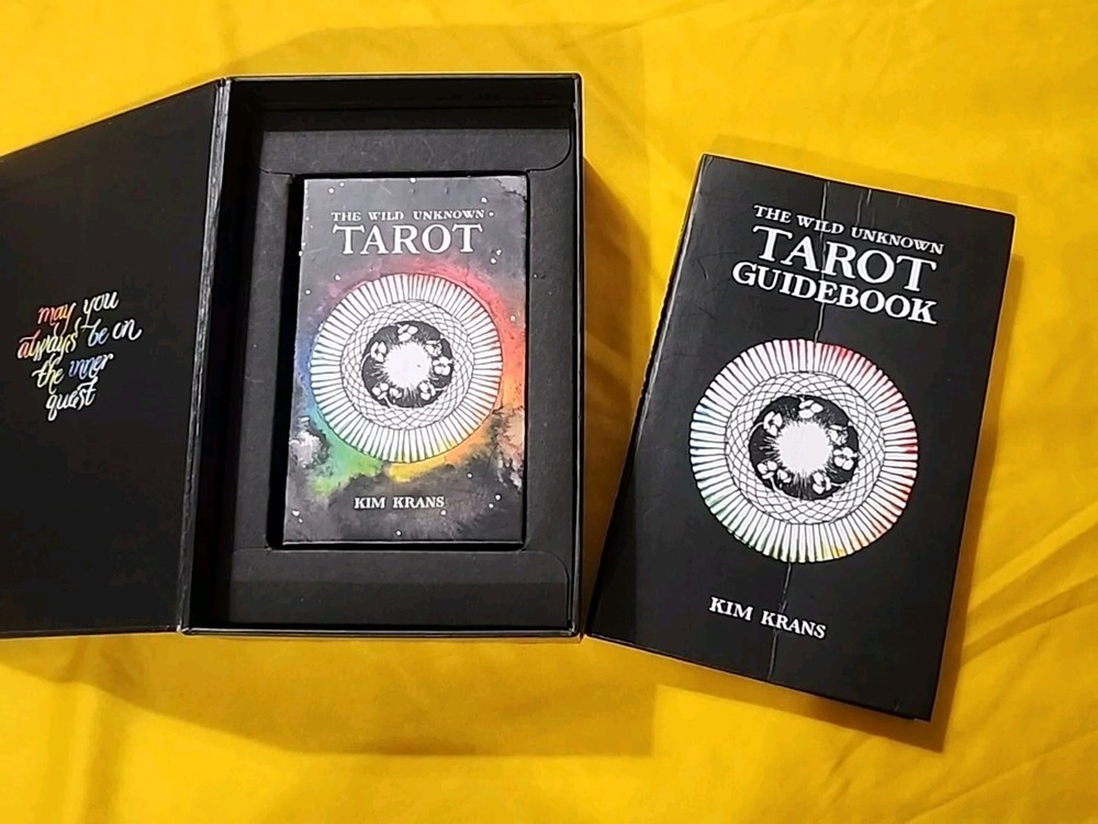 The Wild Unknown Tarot Deck and Guidebook (Official Keepsake Box Set) (Hardback