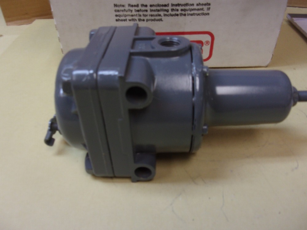 Fisher 67AF-208 Filter Regulator 250 PSI