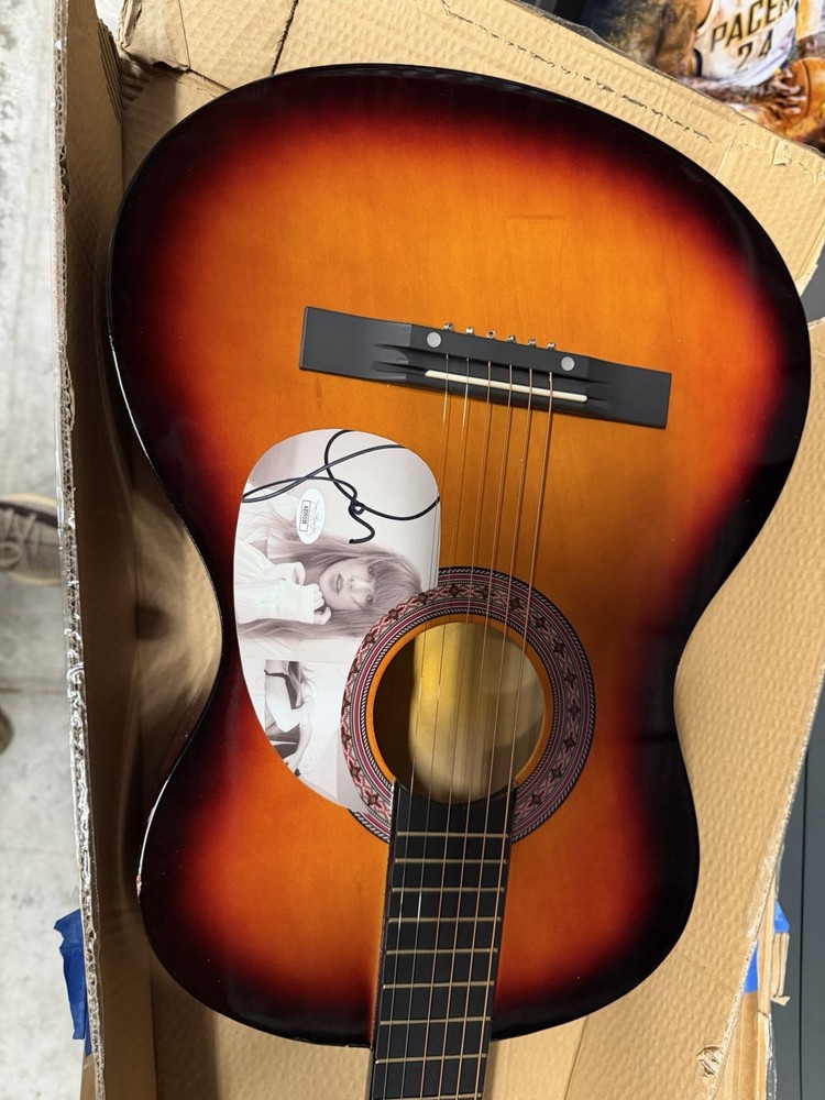 Taylor swift Autographed Sunburst Guitar JSA Authenticated
