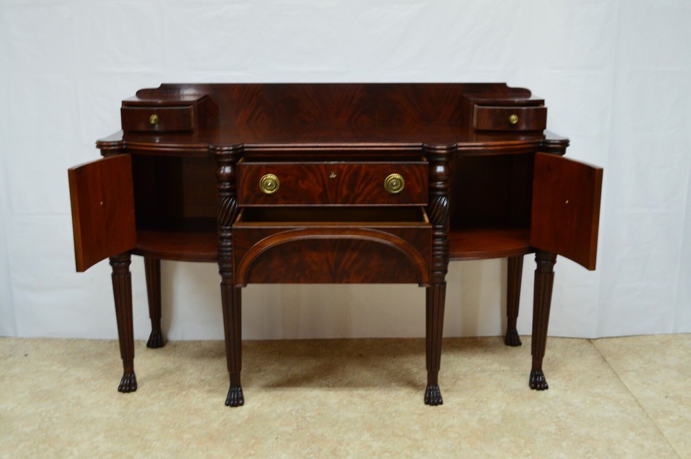 HENREDON MAHOGANY SIDEBOARD
