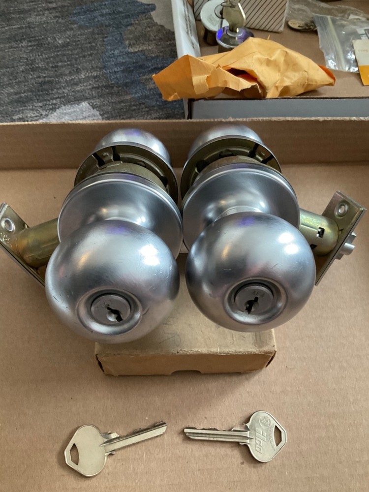 Russwin Stilemaker Knob Locks (2)