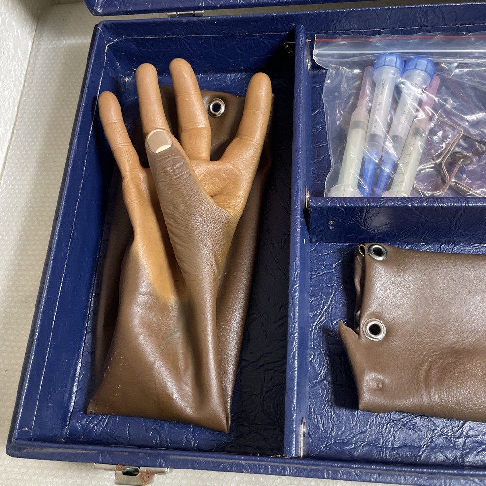 Life Form Advanced Venipuncture Training Kit Dark ***AS IS***USED***