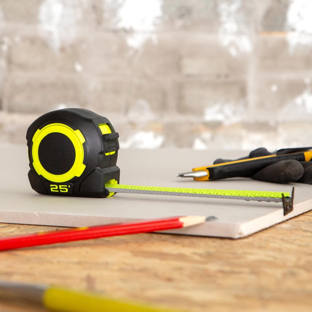 25' Retraction Control Tape Measure