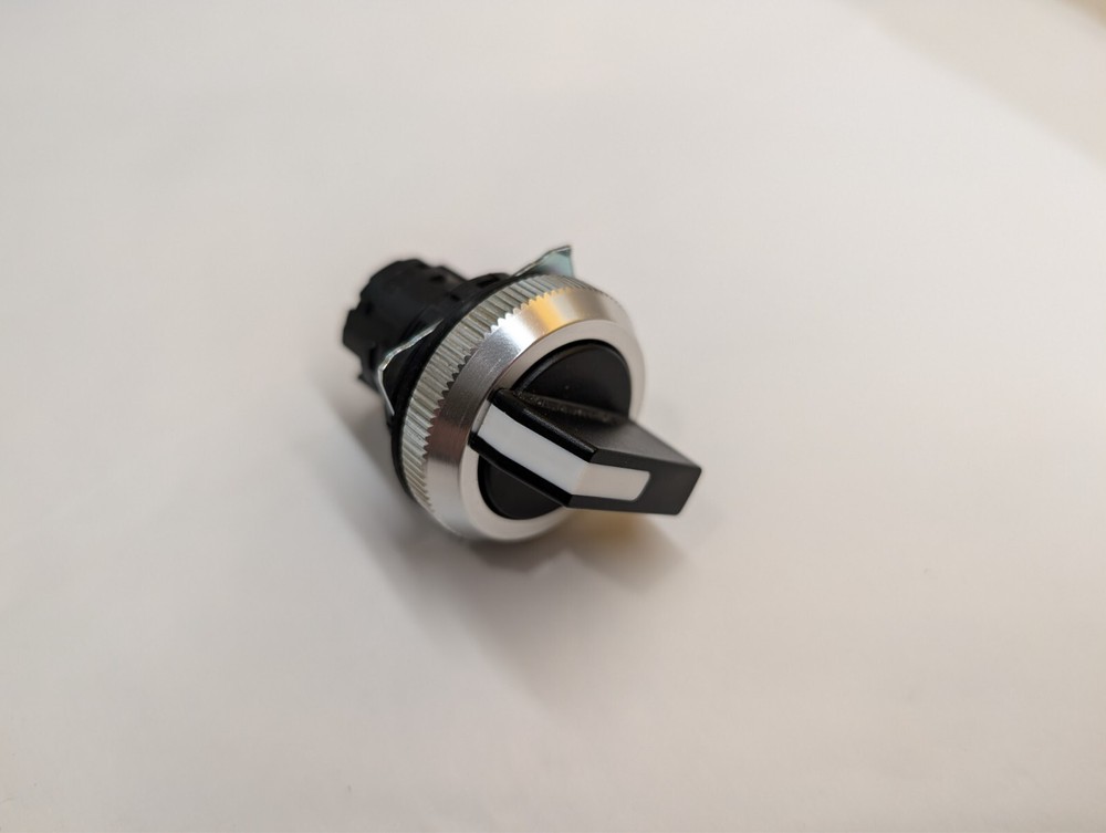 Omron A30NZ-2MM-NBA 2 position selector switch non-illuminated