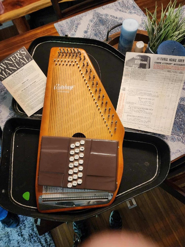Oscar Schmidt 1975 Autoharp