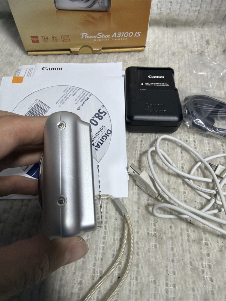 CANON PowerShot A3100 IS Silver Digital Camera Bundle Tested A+ Near Mint