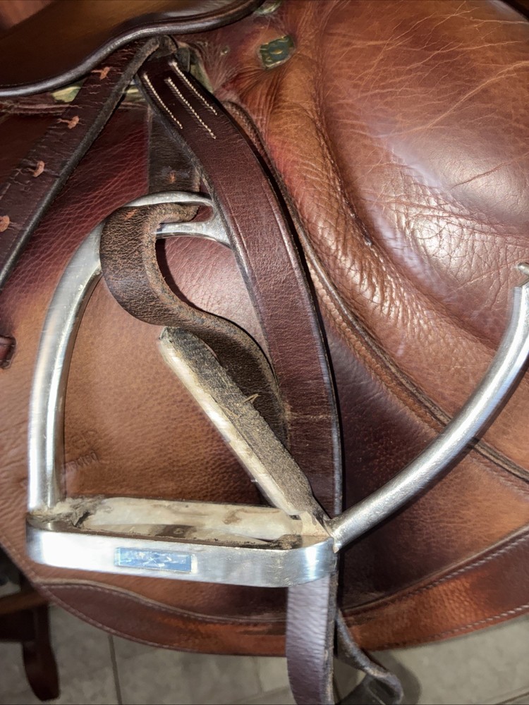 Stubben Portos Elite 16’ Saddle