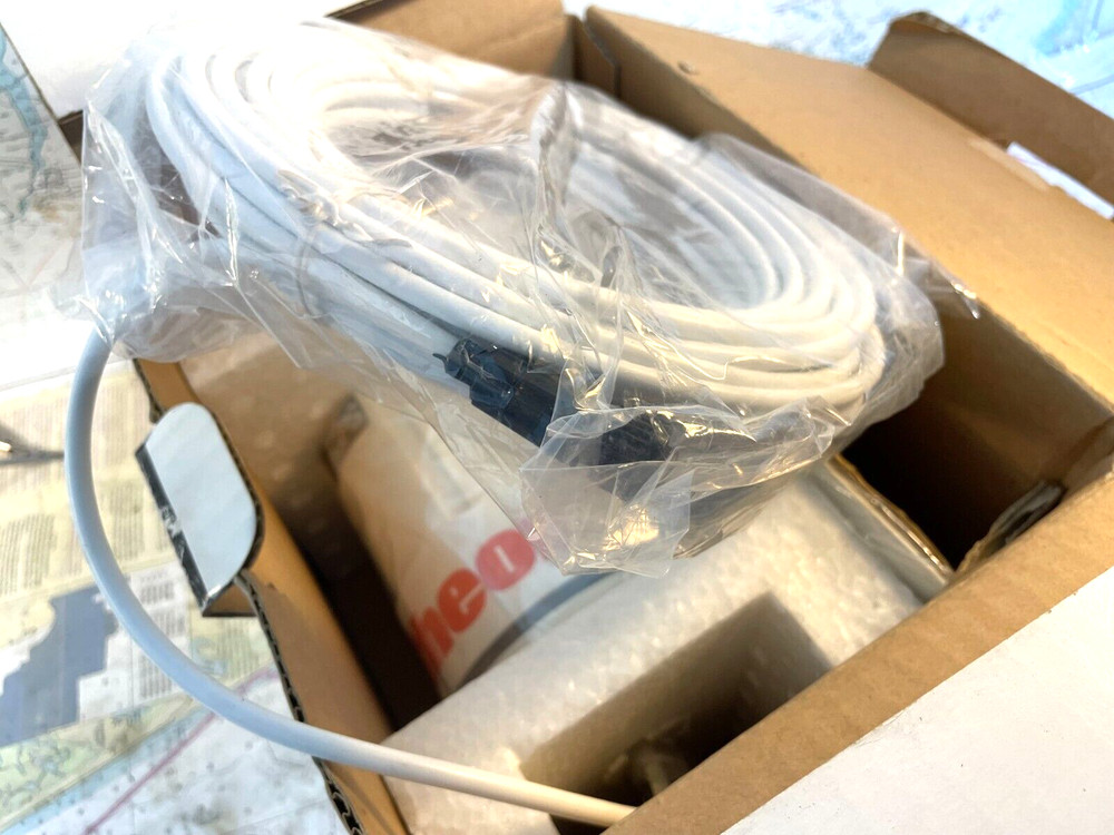 Raytheon Raystar 100 GPS M95984