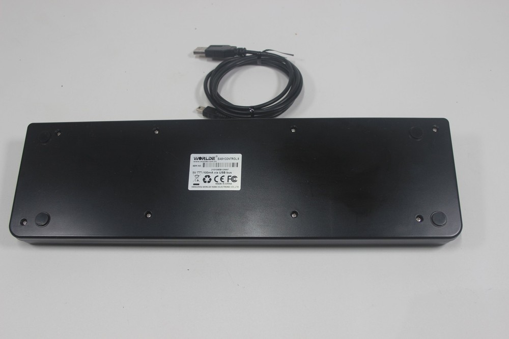 WorldE EasyControl.9 Portable Mini USB 9 Slim-Line Control MIDI Controller Black