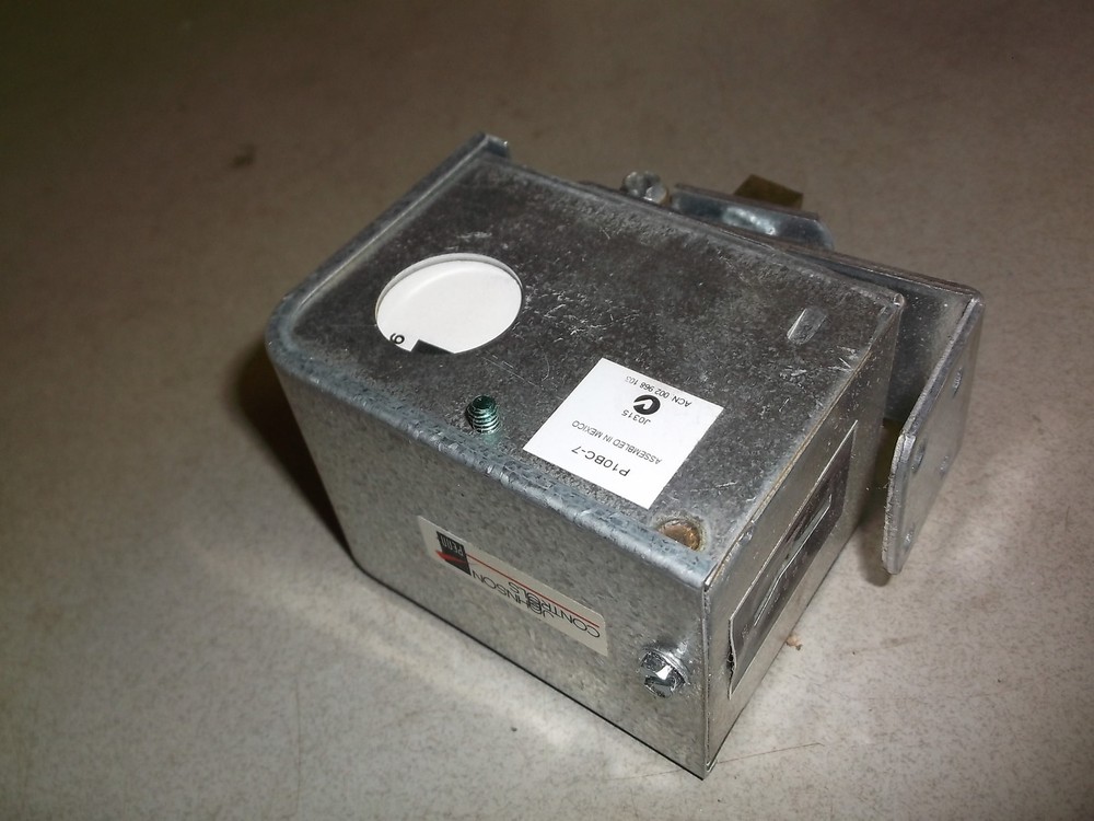 NEW Johnson Controls 810BC-7C Pneumatic Pressure Switch *FREE SHIPPING*