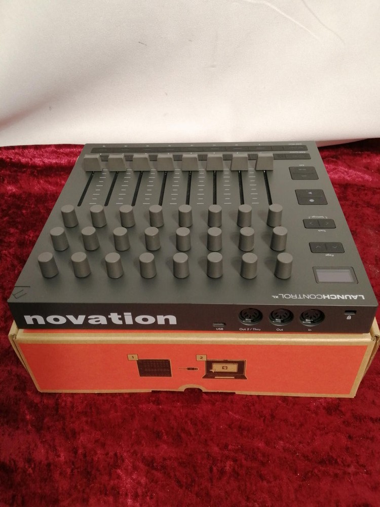 Novation Launch Control XL MK3 MIDI Controller OLED w/ Box Tested TMB01 3.0