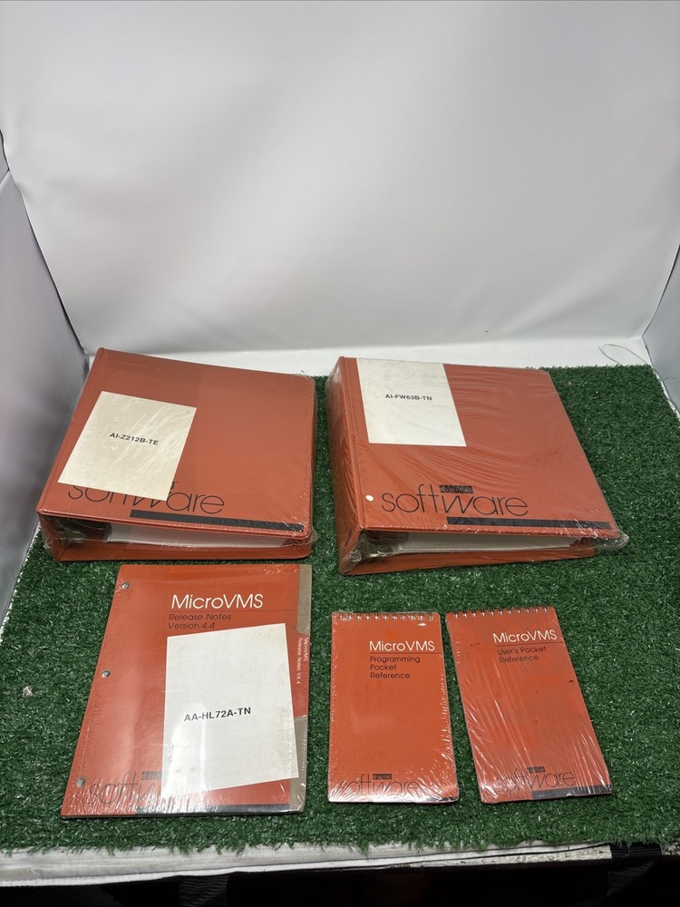 Lot Of Micro VMS Software Manuals And Reference