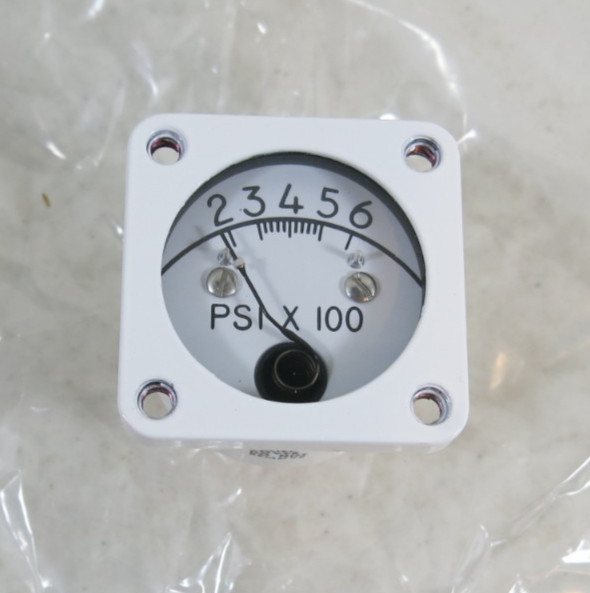 F-18 series aircraft arresting hook pressure indicator