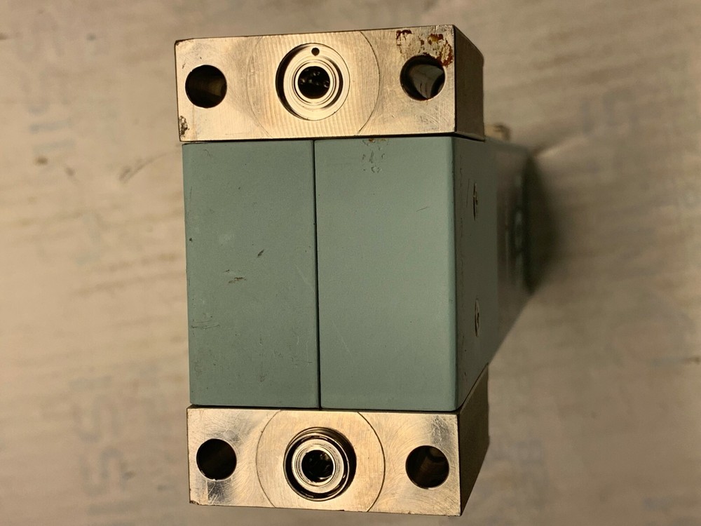 Fujikin FCS-4WS-FIL#B Flow Controller