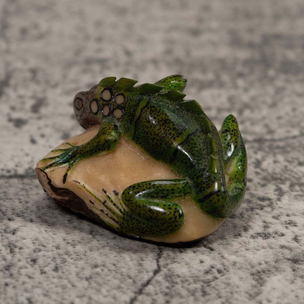Iguana Lizard Reptile Tagua Carving