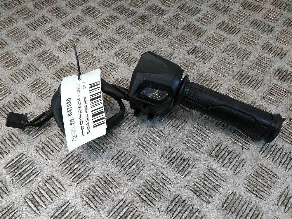 2016 HONDA CB125F RIGHT SWITCH GEAR (SEE LISTING)