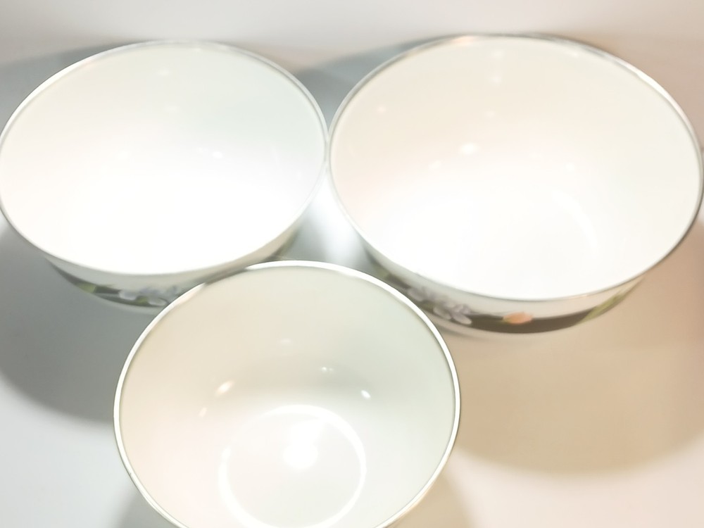 Vintage Enamelware Set Sanyo Cookware Set 3 Bowls + Lids Iris Pattern