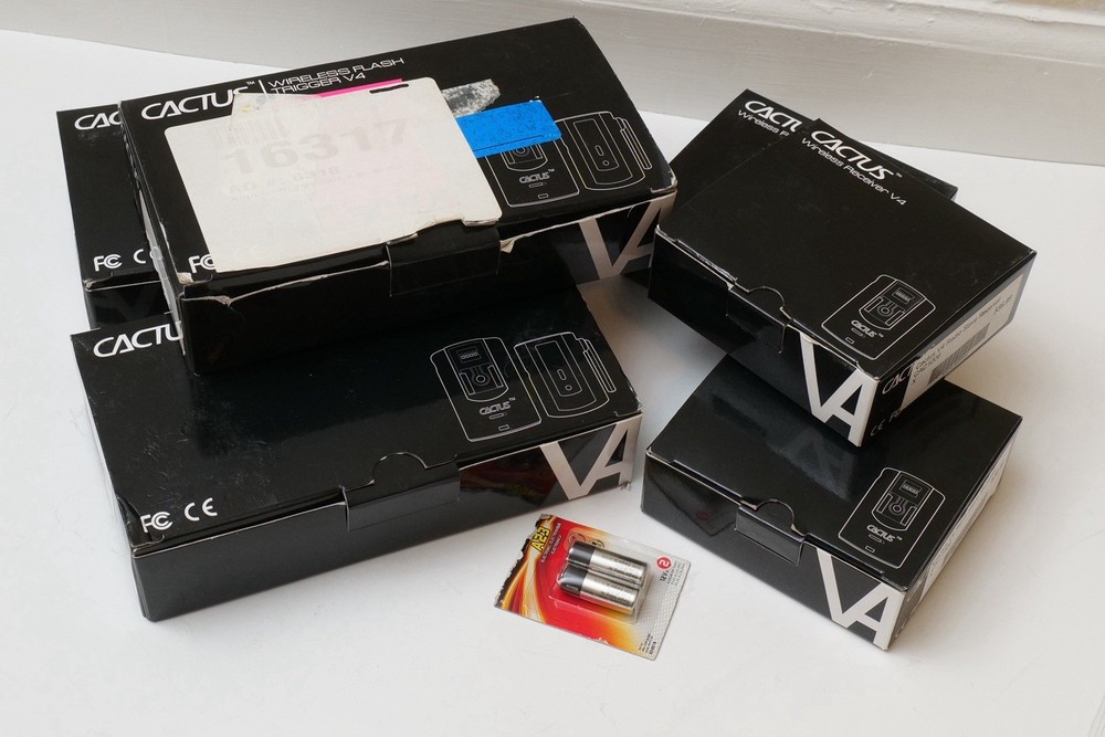 Cactus Wireless Flash Trigger V4 Transmitter And Two Receivers Manual Included