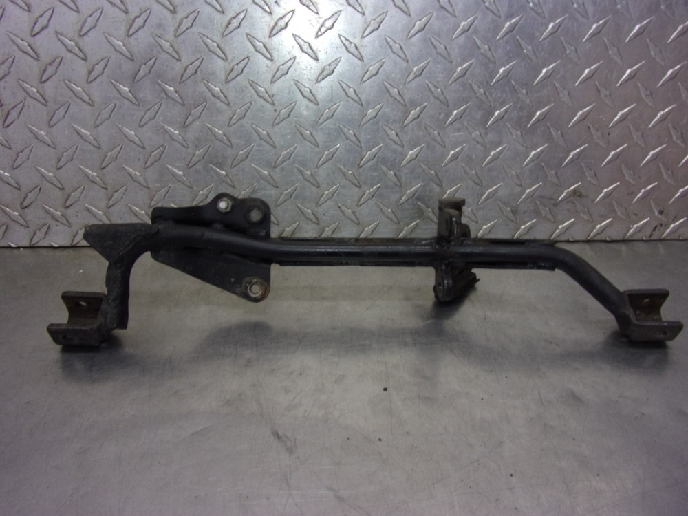 997 A HONDA CM 200 T 1981 OEM FOOTPEG BRACKET