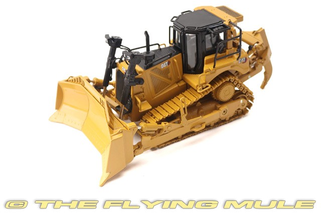 Diecast Masters 1:50 D8T Bulldozer