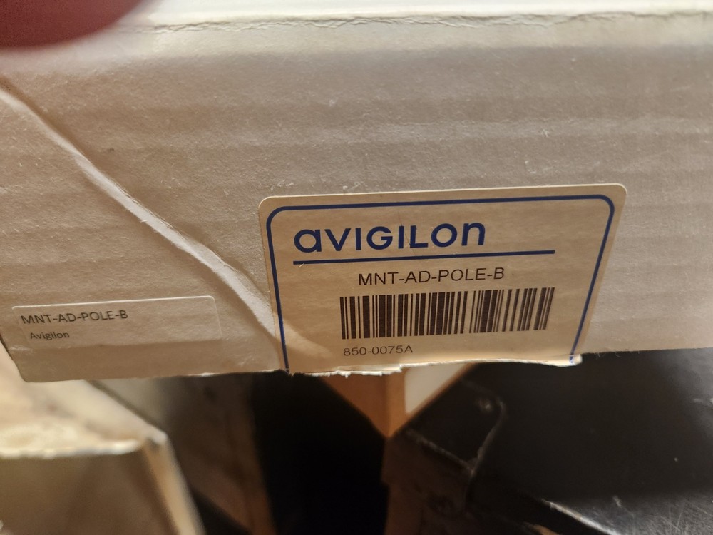 Avigilon MNT-AD-POLE-B pole mount