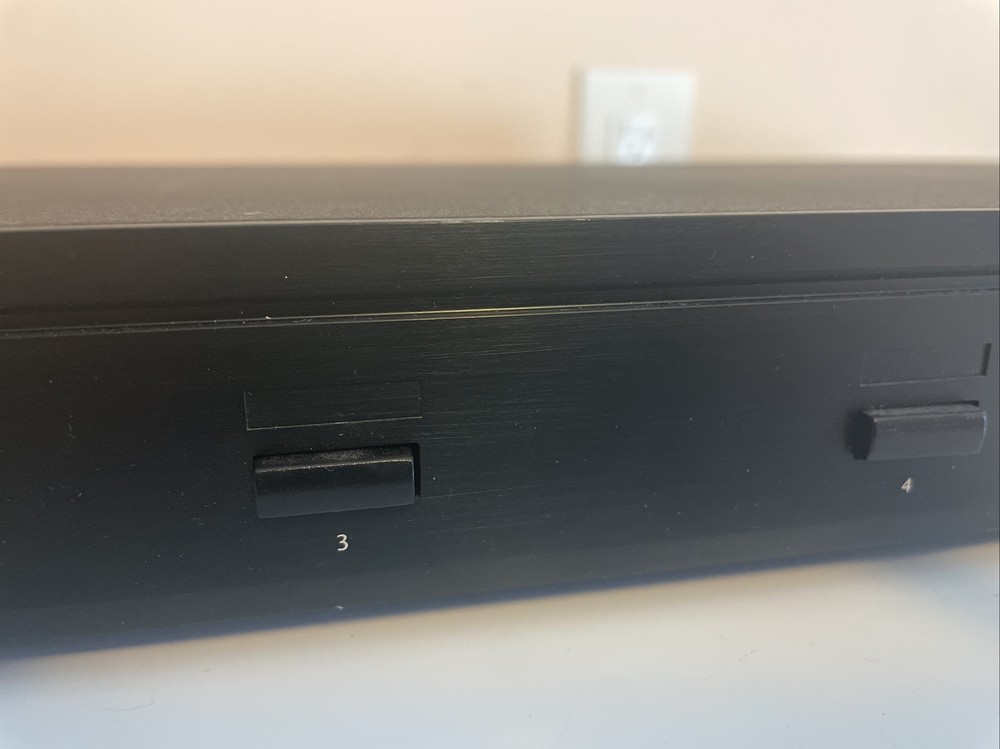 Niles HDL-4 High Definition Speaker Selection System 1 Input 4 Output