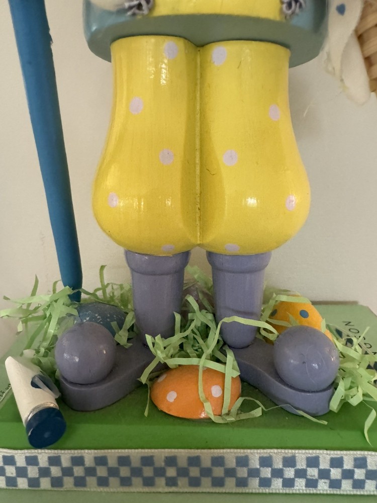 Vtg. Smithsonian Easter Bunny Rabbit Nutcracker w/Pastel Eggs & Paints in Basket