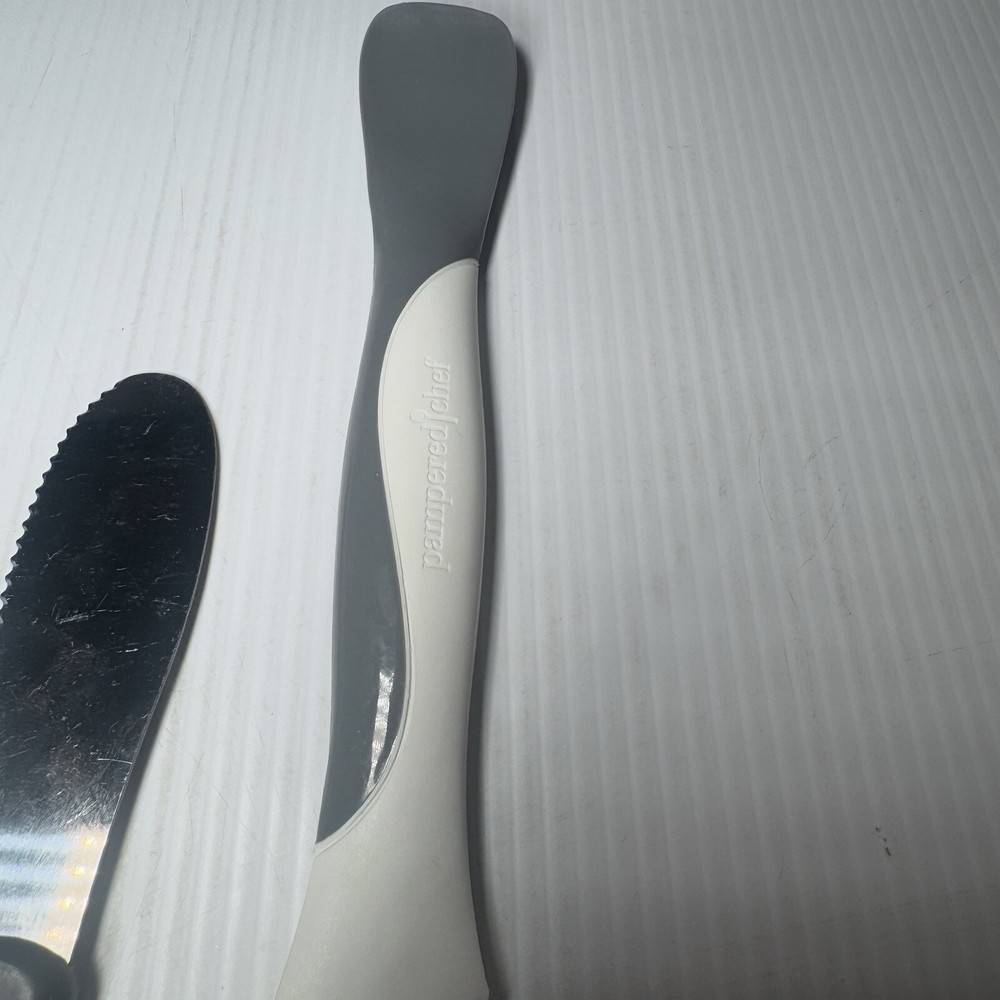 Kitchenart Measuring Spoon + 2 Pampered Chef Spatulas (Spreaders)
